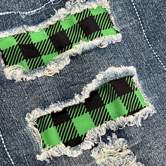 Clover patch distressed jeans, sz 4, 6, 8 - Picture 5 of 6